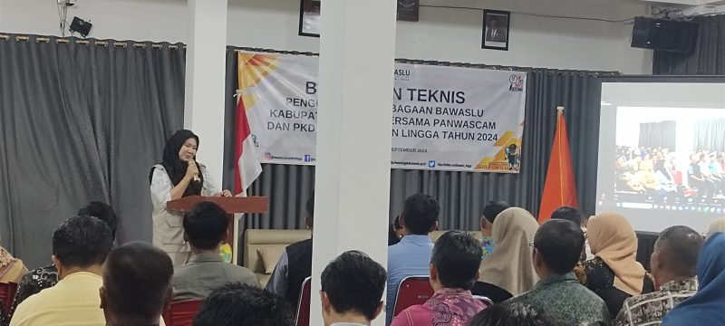 Ketua Bawaslu Lingga, Fidya Asrina saat kata sambutan. (Sumber. Yudiar)