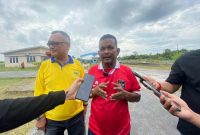 Plt. Kadisprindagkop Lingga, Febrizal Taufik diwawancarai. (Dok. Beritalingga.com)