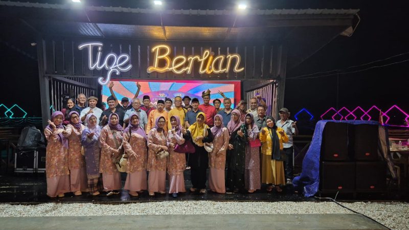 Malam silaturahmi IKA-KPMS Bandung di Dabo Singkep. (Foto: Beritalingga/Yud)